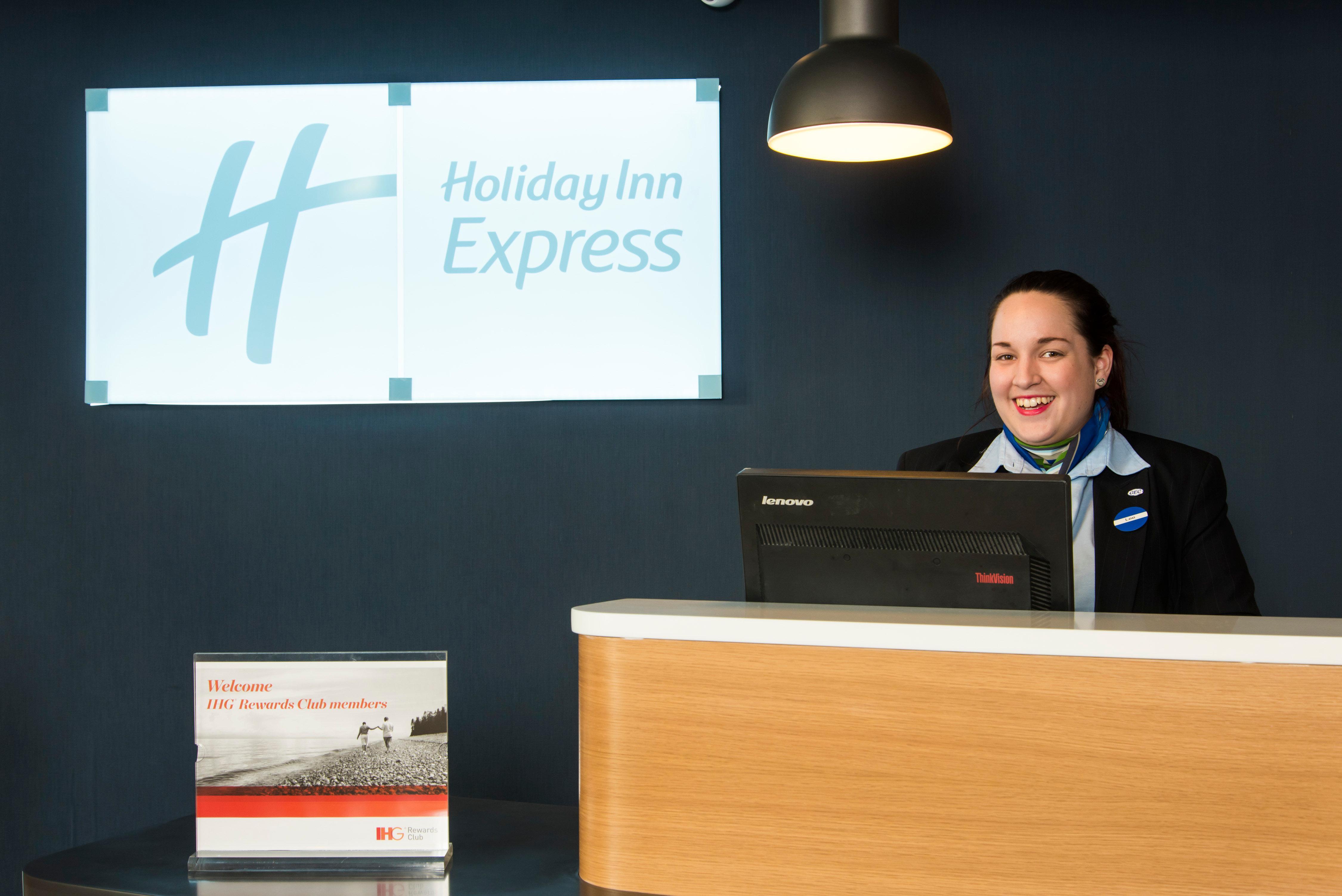 Holiday Inn Express Portsmouth - North By Ihg מראה חיצוני תמונה
